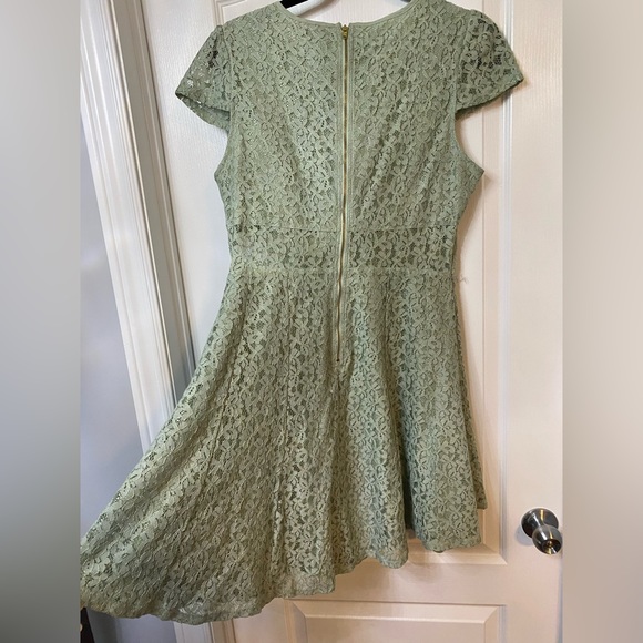 BEBE mint green lace dress size 10 - Picture 4 of 4